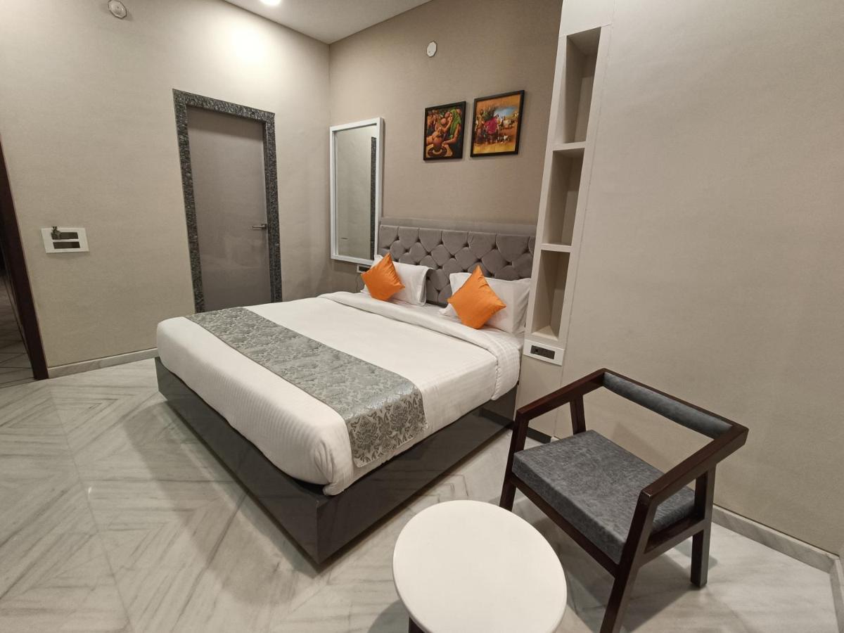 Hotel Shri Anand Dham, Nathdwara - 125 Meters Away From The Temple Esterno foto