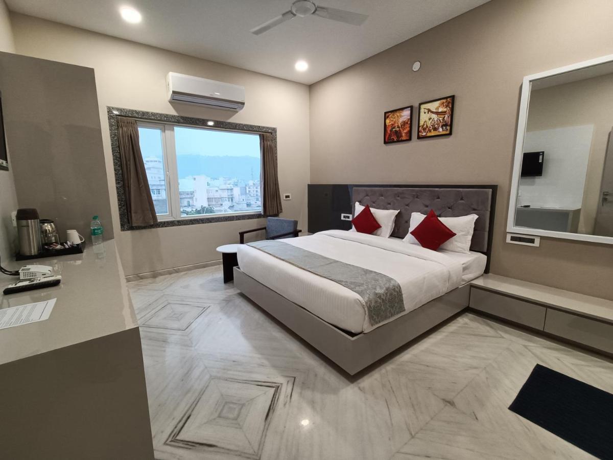 Hotel Shri Anand Dham, Nathdwara - 125 Meters Away From The Temple Esterno foto