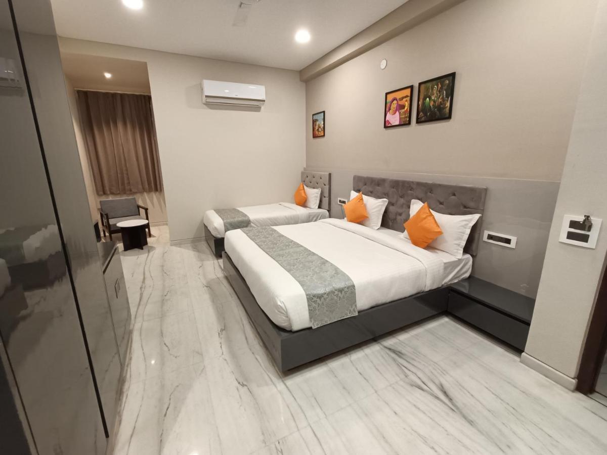 Hotel Shri Anand Dham, Nathdwara - 125 Meters Away From The Temple Esterno foto